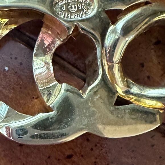 Vintage Chanel turn lock bracelet - Picture 12 of 14